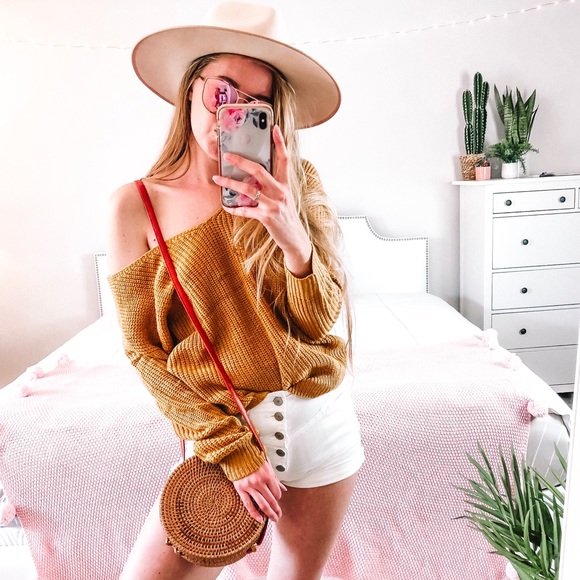 ❗️LAST ONE❗️Sexy Oversized Mustard Knit Knot Sweat - Picture 3 of 5